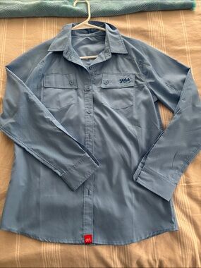 Huk Light Blue Women’s Long-Sleeve Button-Up Fishing Shirt